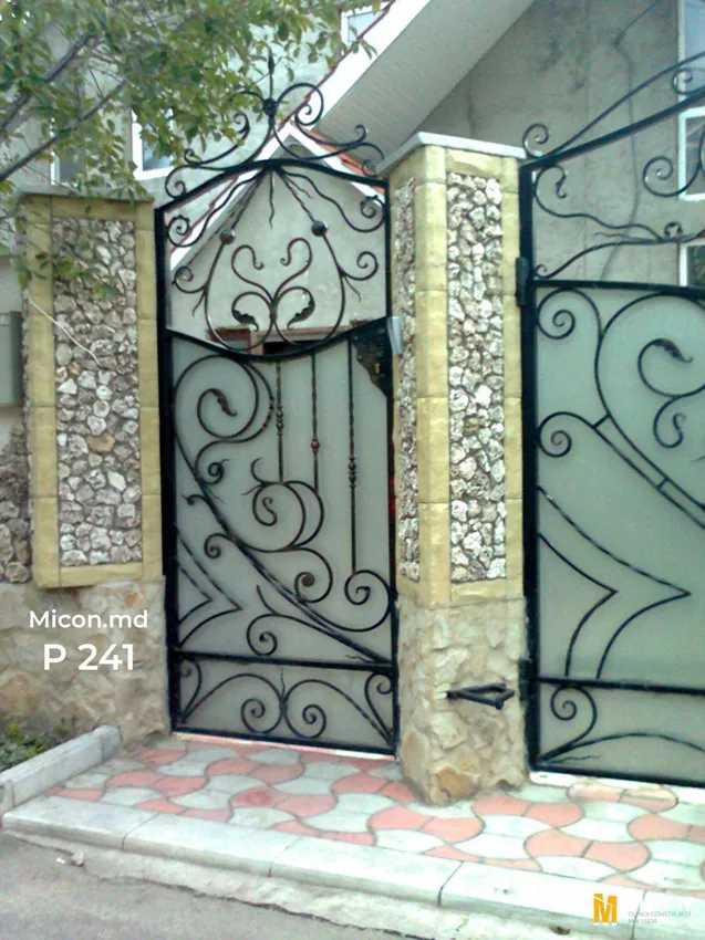 Porți · P241