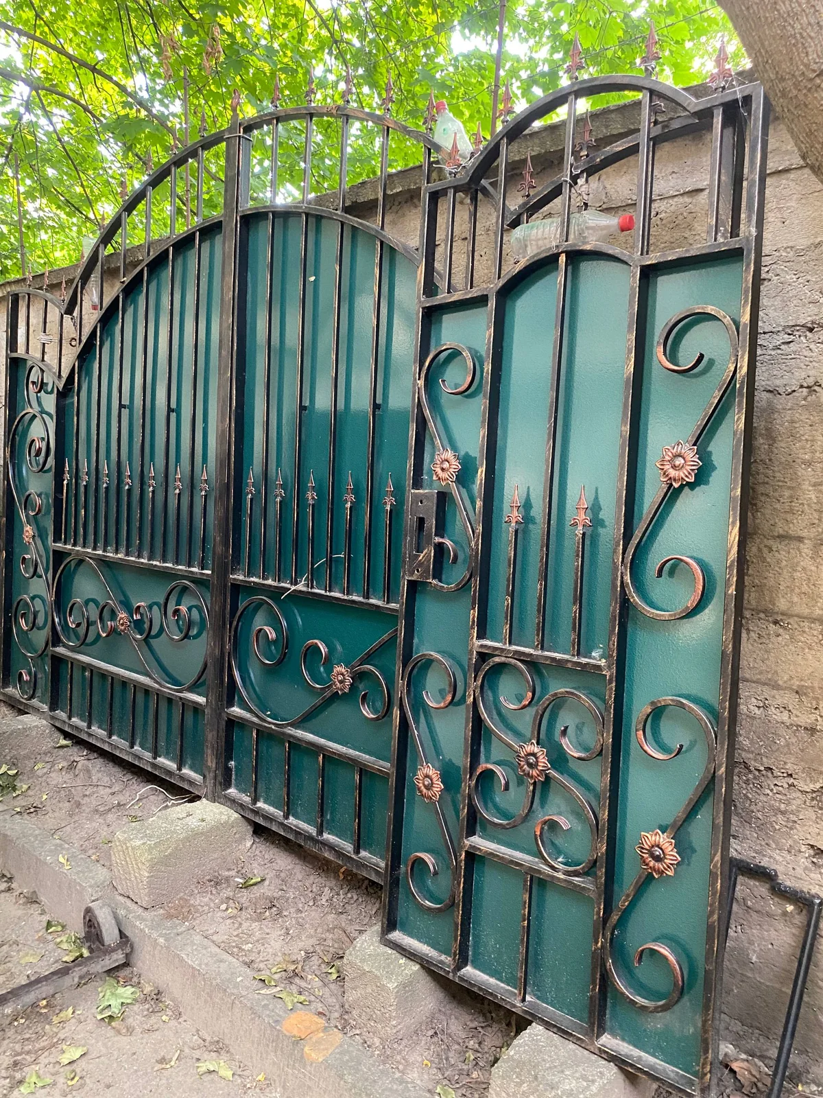 Porți P132