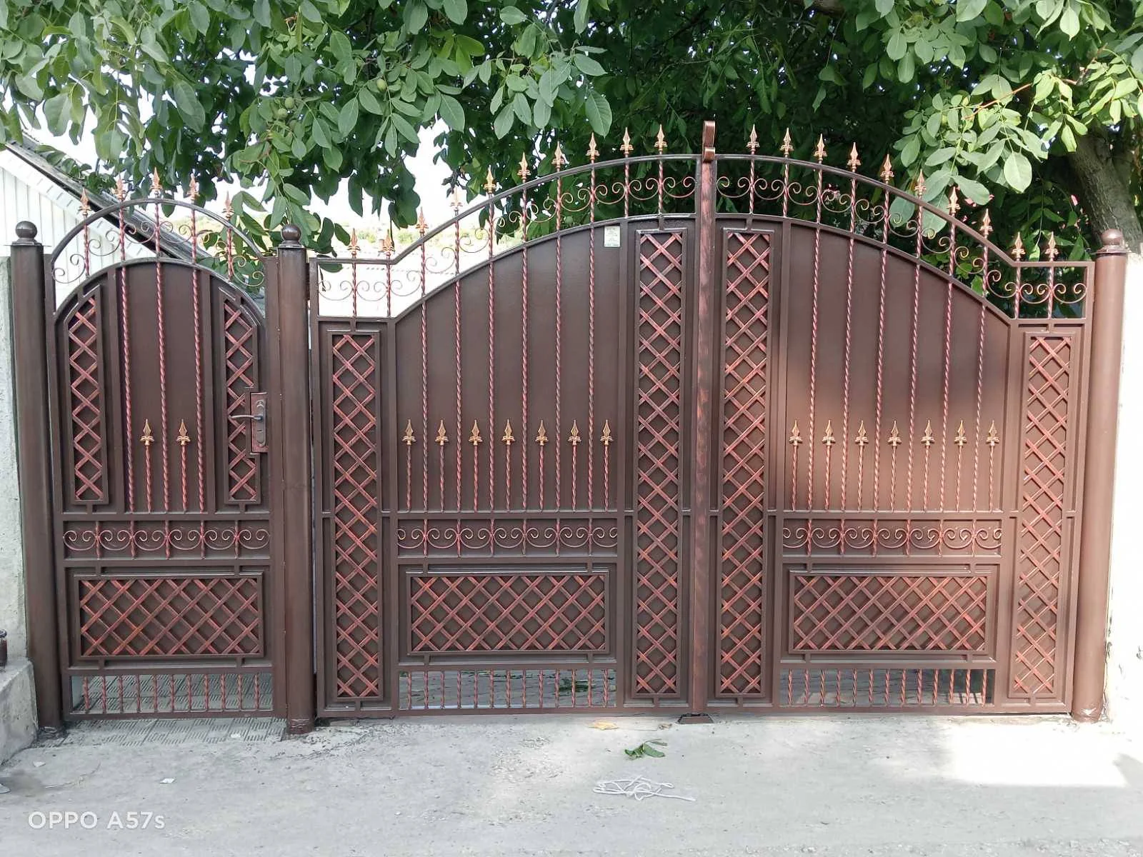 Porți P143