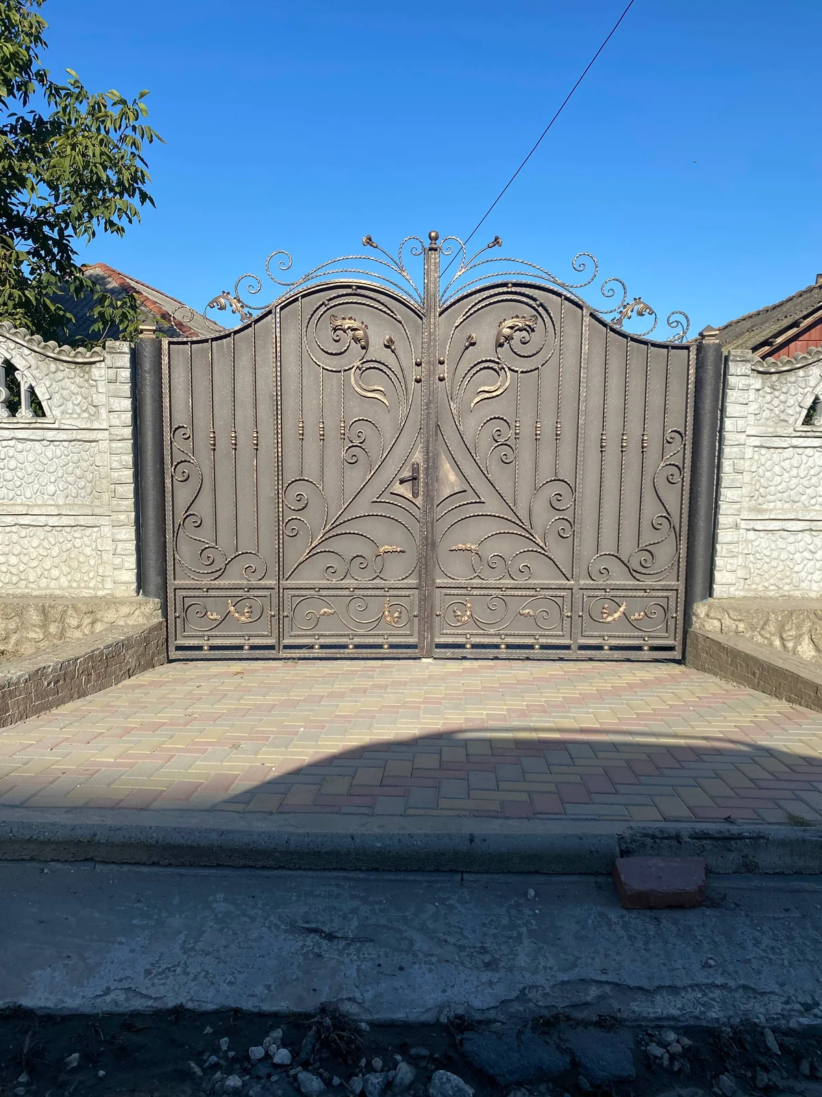Porți P156
