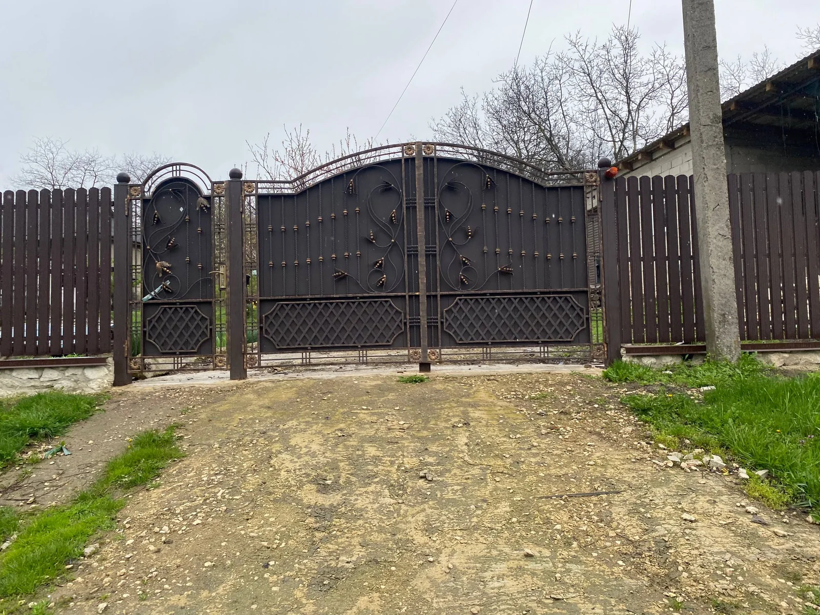 Porți P16