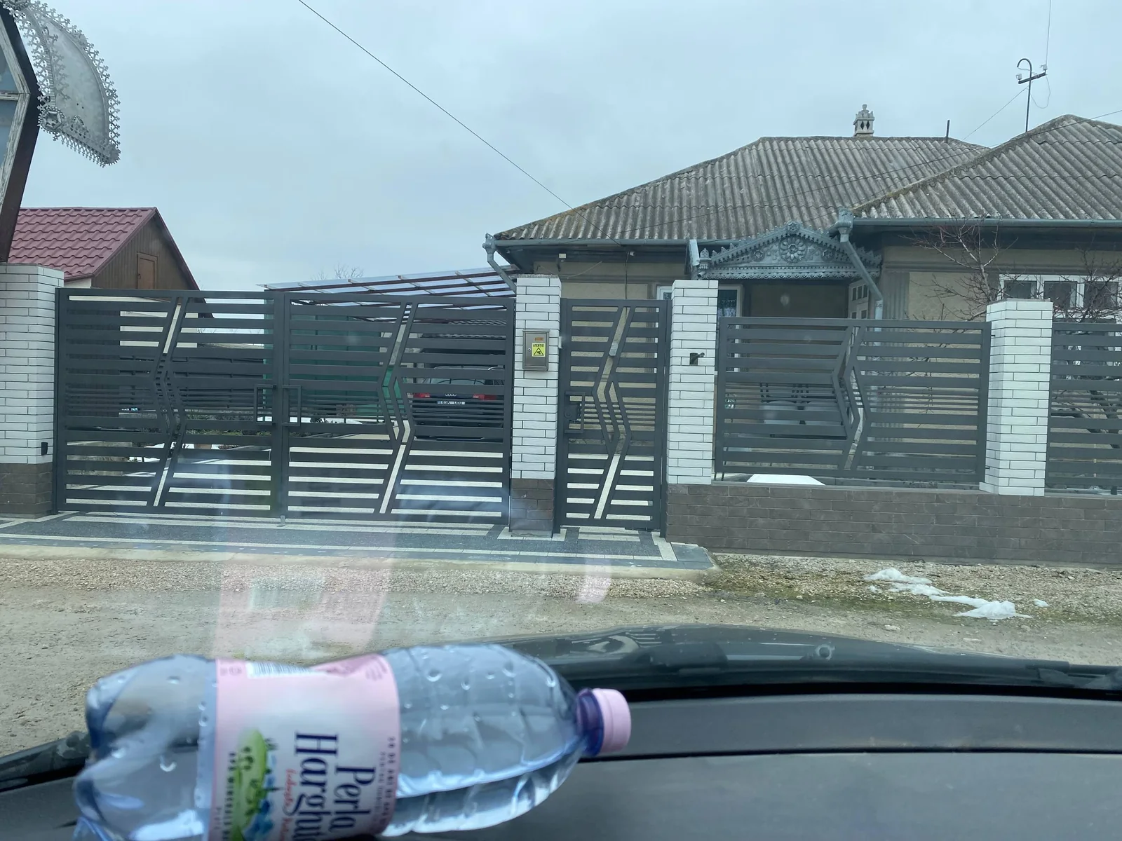 Porți P172