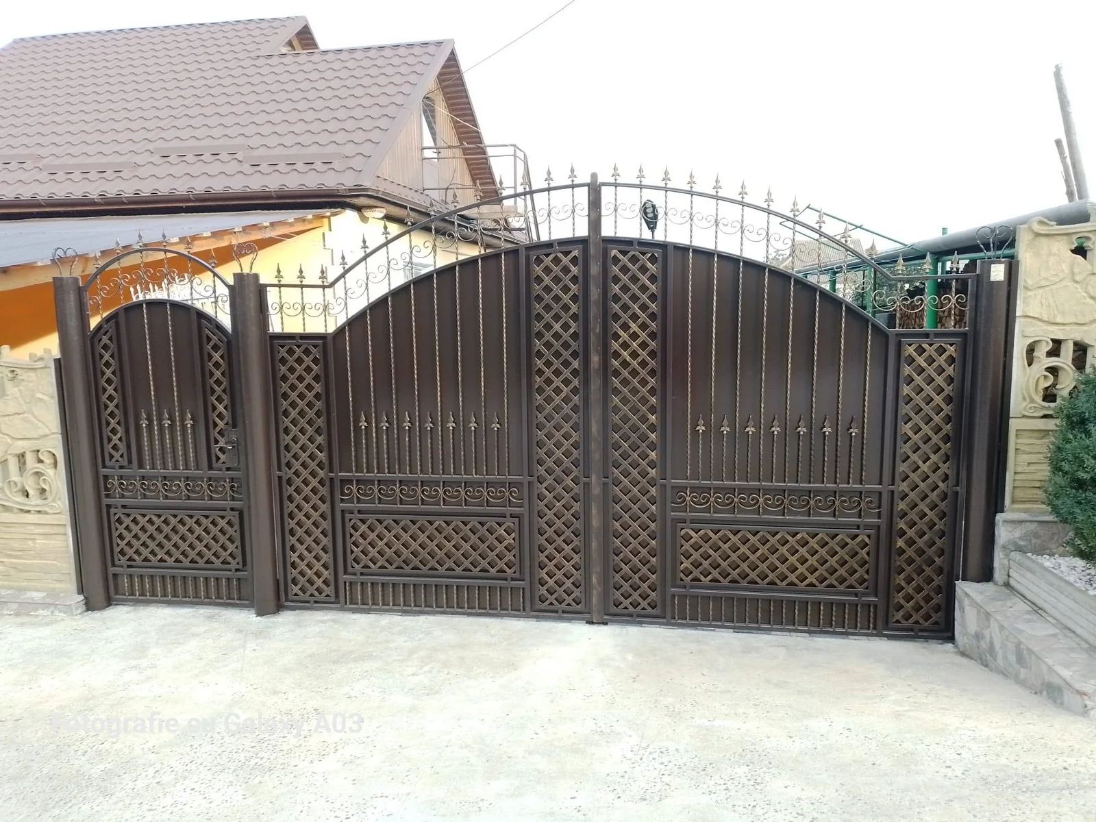 Porți P84